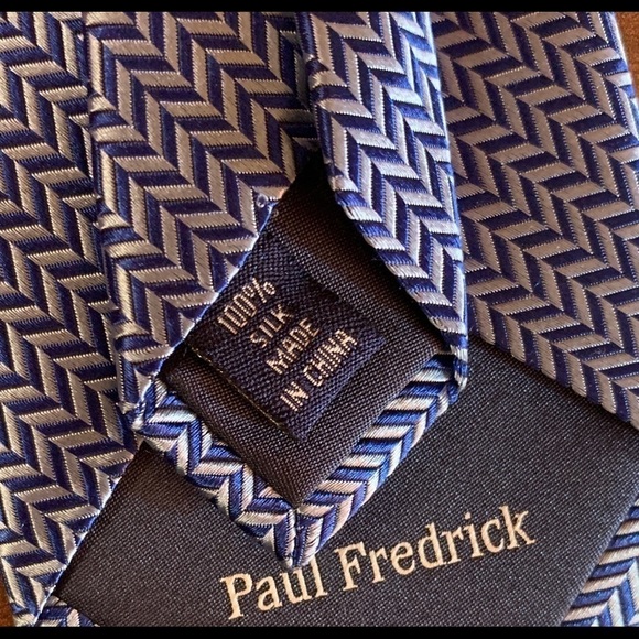 🍁SALE🍁PAUL FREDRICK Blue 100% Silk Geometric Pattern Necktie - Picture 7 of 9